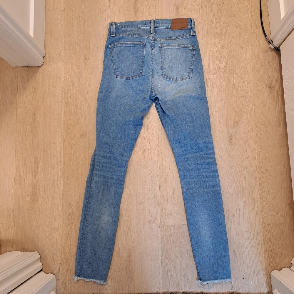 Madewell 9" High-Rise Medium Wash Distressed Hem Stretch Skinny Jeans Size 26 - Picture 3 of 9